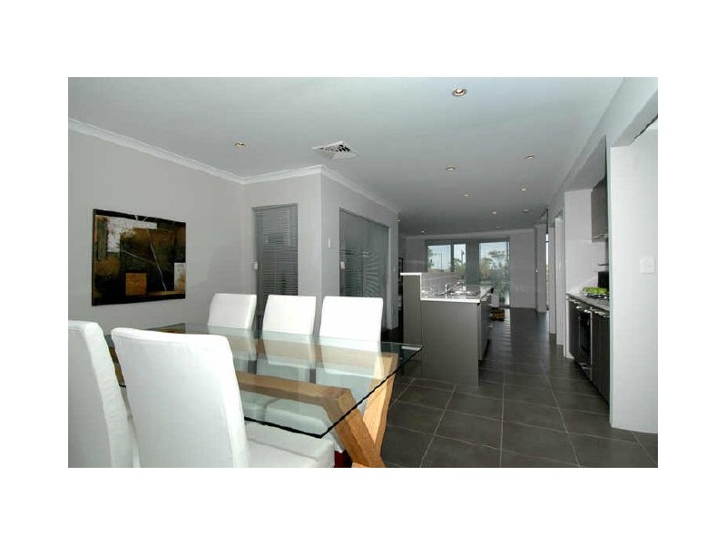 4 Congenial Loop, Atwell WA 6164