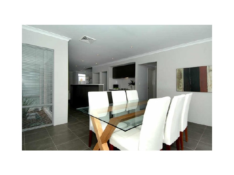 4 Congenial Loop, Atwell WA 6164