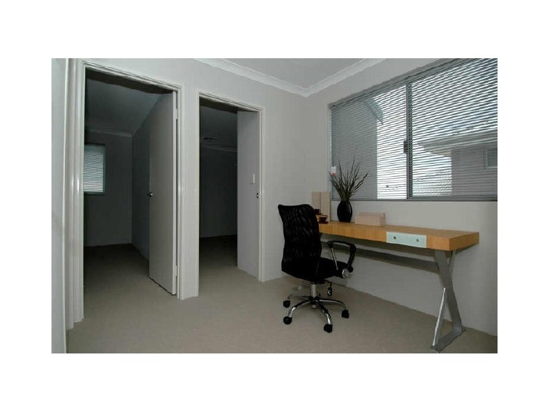 4 Congenial Loop, Atwell WA 6164