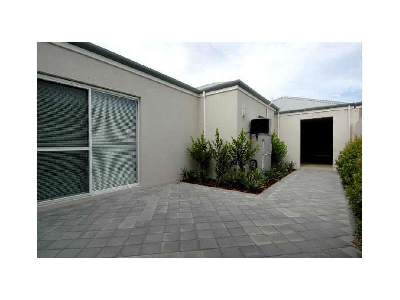 19 Angelica Way, Atwell WA 6164