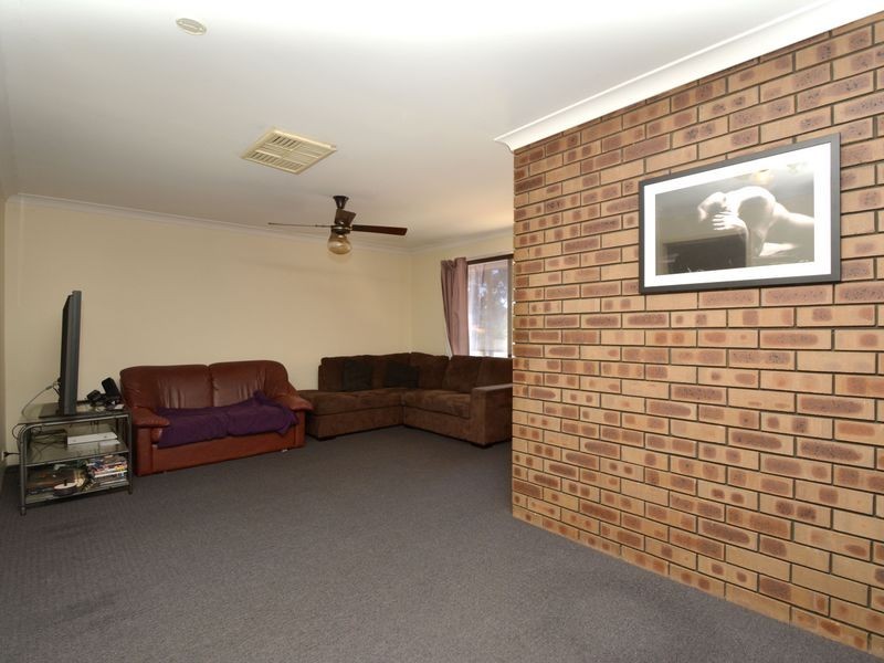 85 Cammillo Road, Camillo WA 6111