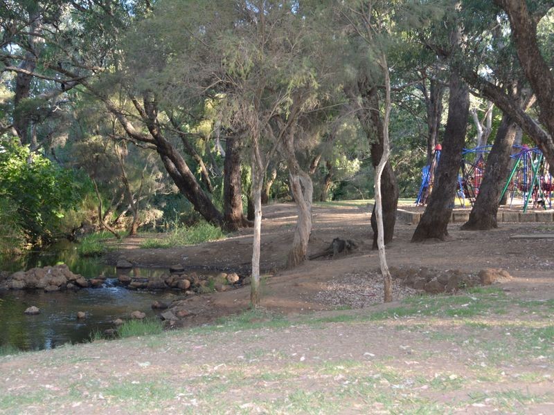 18 Weston Terrace, Kelmscott WA 6111