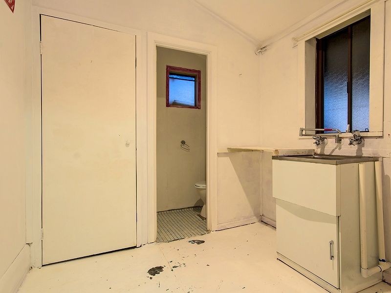 131 South West Highway, Armadale WA 6112