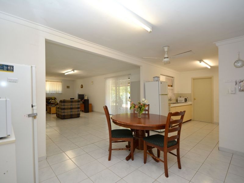 4 Foster Road, Kelmscott WA 6111