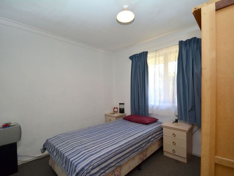 4 Foster Road, Kelmscott WA 6111