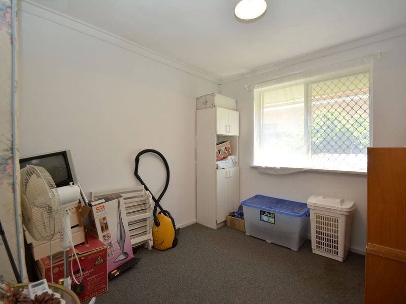 4 Foster Road, Kelmscott WA 6111