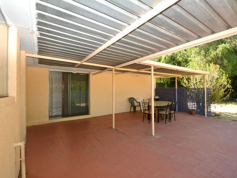 4 Foster Road, Kelmscott WA 6111