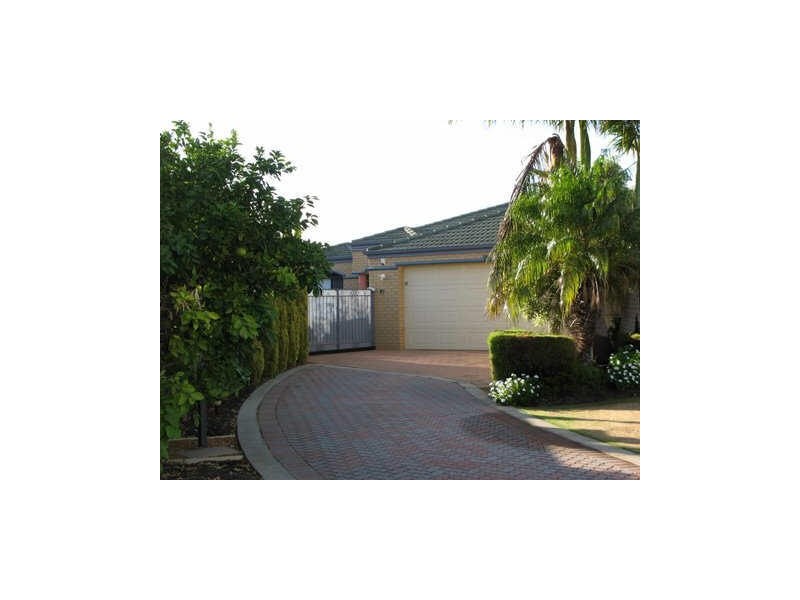 16 Turtle Point Cove, Jandakot WA 6164