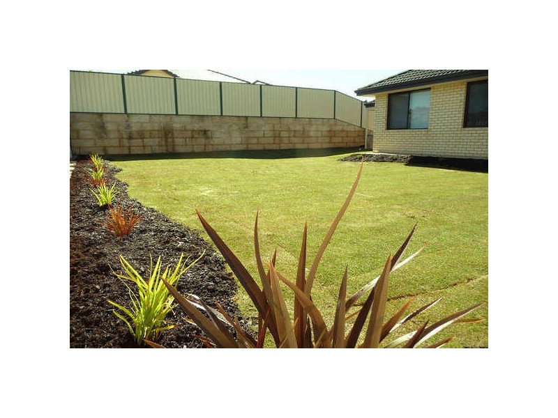 17 Sheffield Bend, Success WA 6164