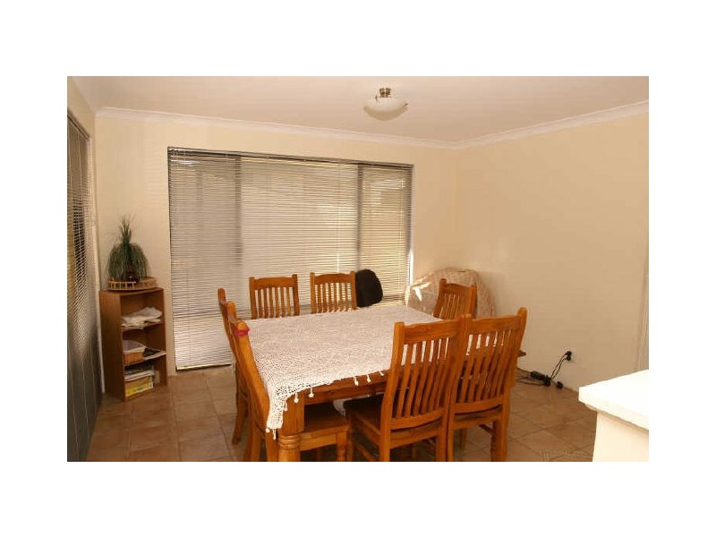 17 Sheffield Bend, Success WA 6164