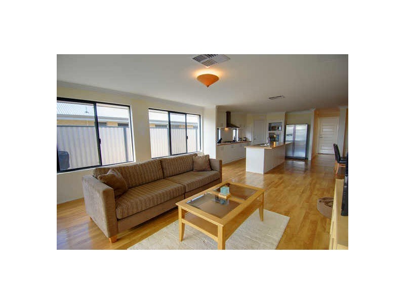 16 Camden Boulevard, Aubin Grove WA 6164