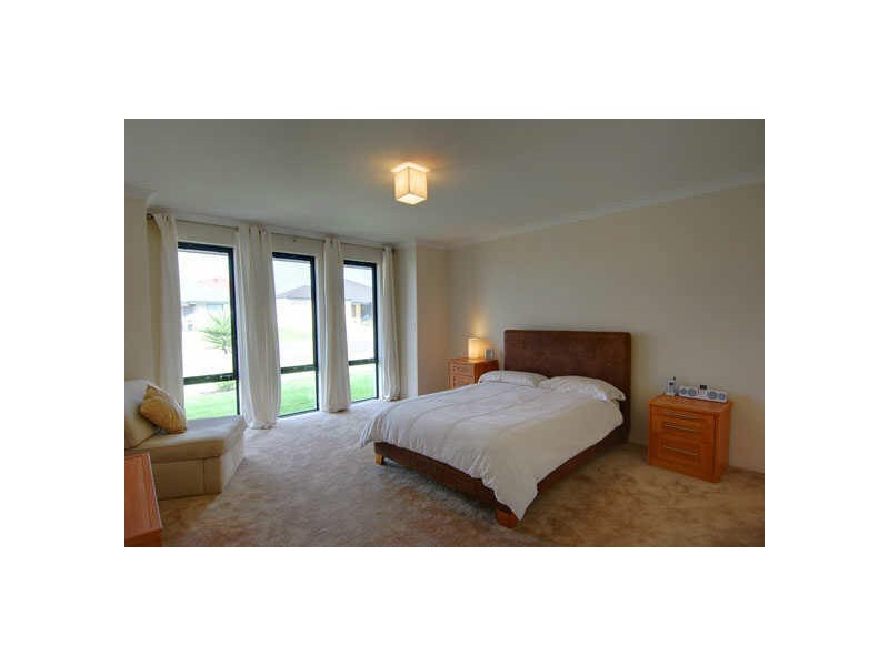 16 Camden Boulevard, Aubin Grove WA 6164