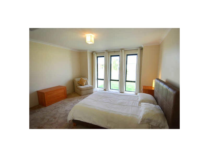 16 Camden Boulevard, Aubin Grove WA 6164