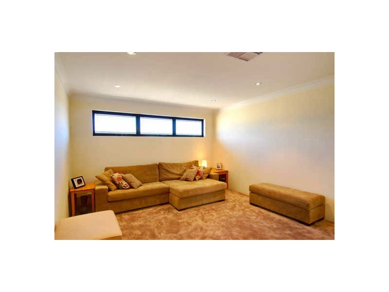 16 Camden Boulevard, Aubin Grove WA 6164