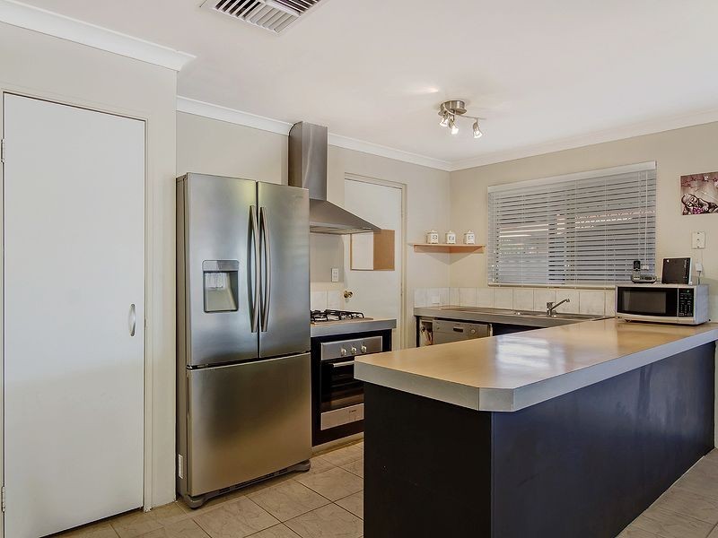 28 McCubbin Loop, Seville Grove WA 6112