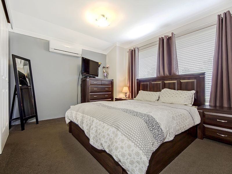 28 McCubbin Loop, Seville Grove WA 6112