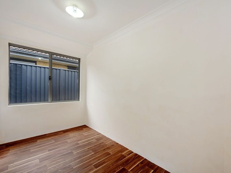 24 Madeira Turn, Darling Downs WA 6122