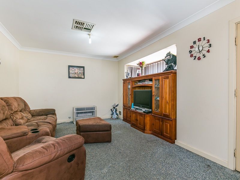 157 Third Avenue, Kelmscott WA 6111
