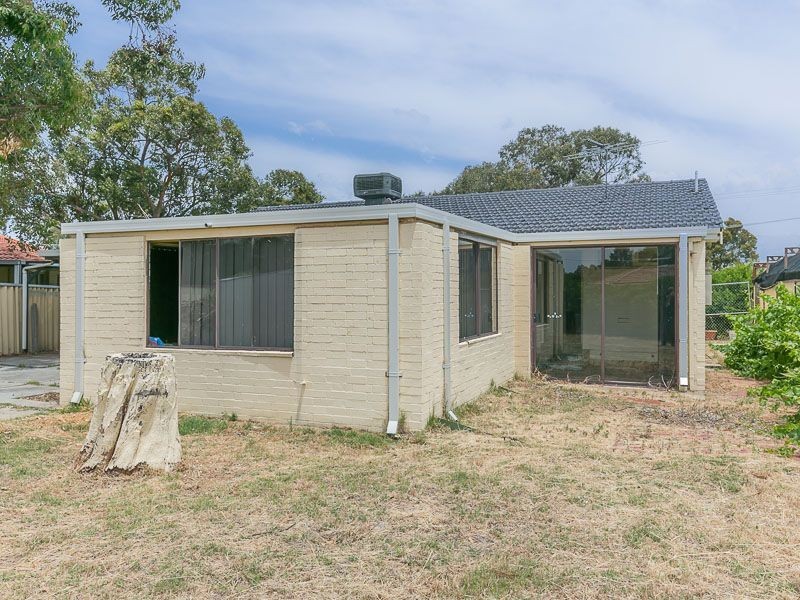 157 Third Avenue, Kelmscott WA 6111