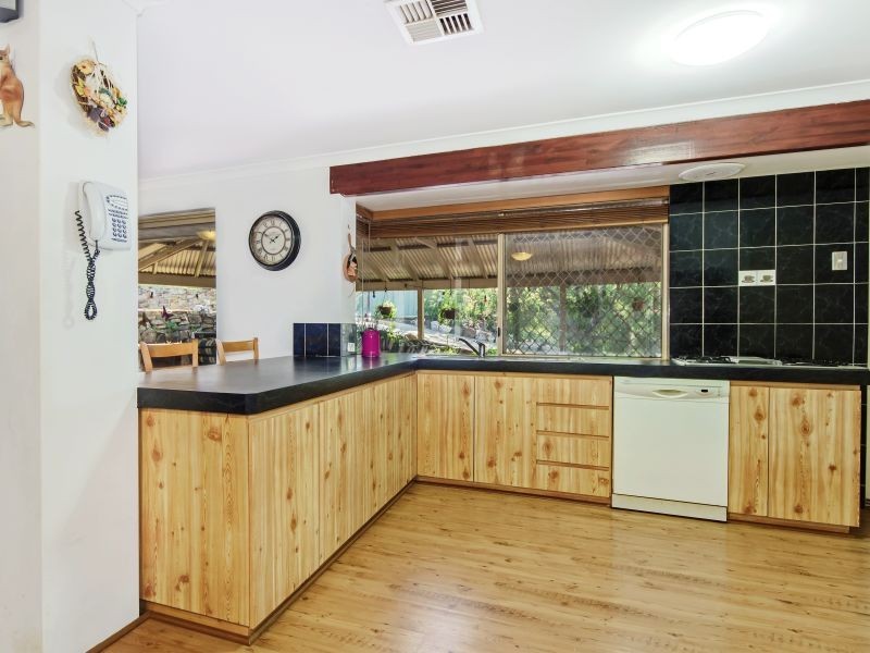 89 Amethyst Crescent, Mount Richon WA 6112