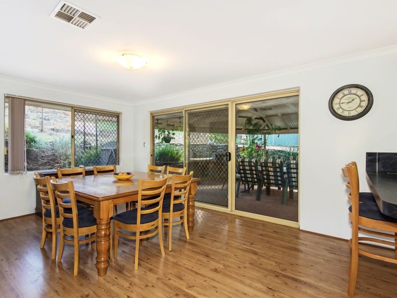 89 Amethyst Crescent, Mount Richon WA 6112