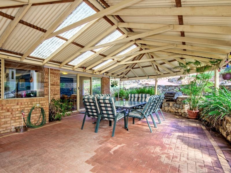 89 Amethyst Crescent, Mount Richon WA 6112