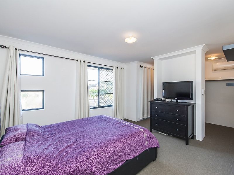 2 Mawson Close, Seville Grove WA 6112
