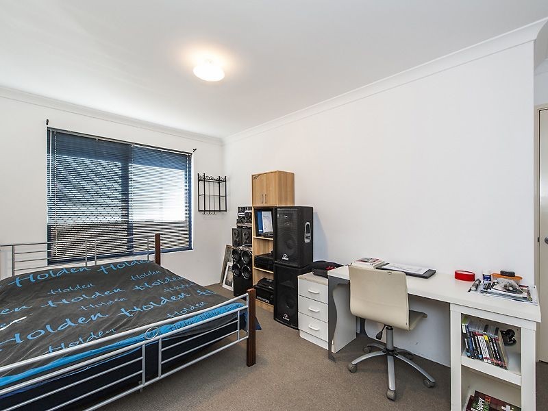 2 Mawson Close, Seville Grove WA 6112