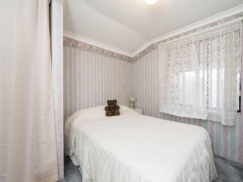 42 Chisholm Circle, Seville Grove WA 6112