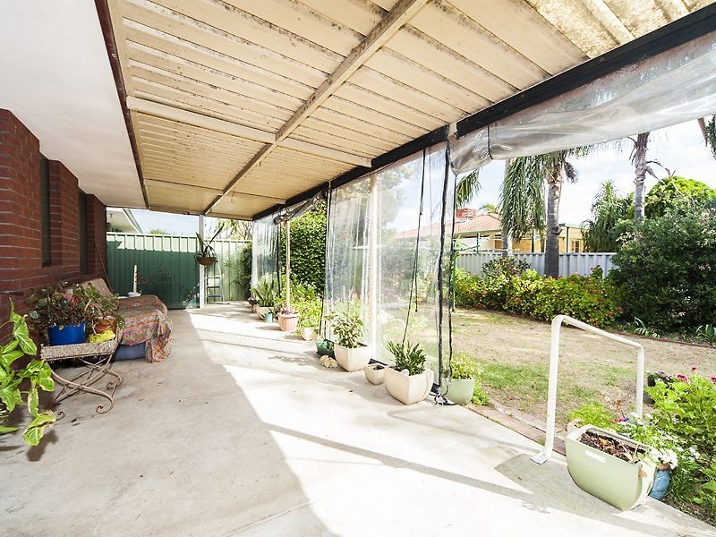 42 Chisholm Circle, Seville Grove WA 6112