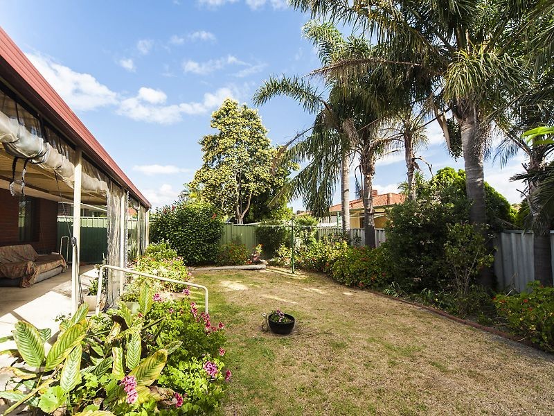 42 Chisholm Circle, Seville Grove WA 6112