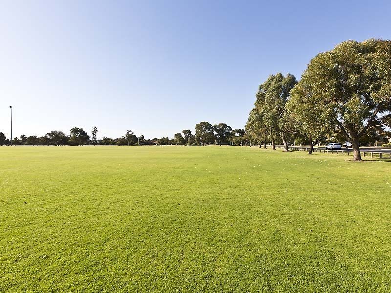 172 Brenchley Drive, Atwell WA 6164