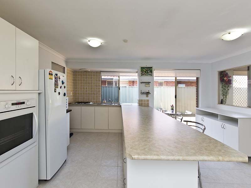 172 Brenchley Drive, Atwell WA 6164