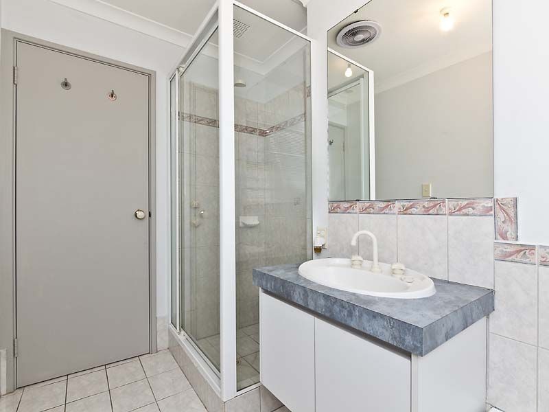 172 Brenchley Drive, Atwell WA 6164