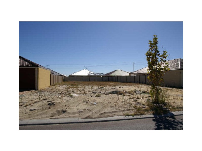 13 Cotswold Parade, Aubin Grove WA 6164