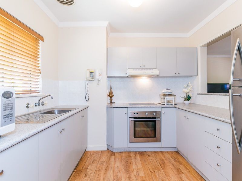 13/2 Benjamin Street, Armadale WA 6112