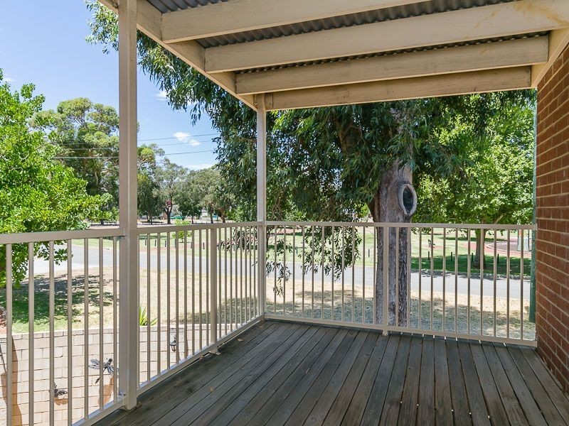 13/2 Benjamin Street, Armadale WA 6112