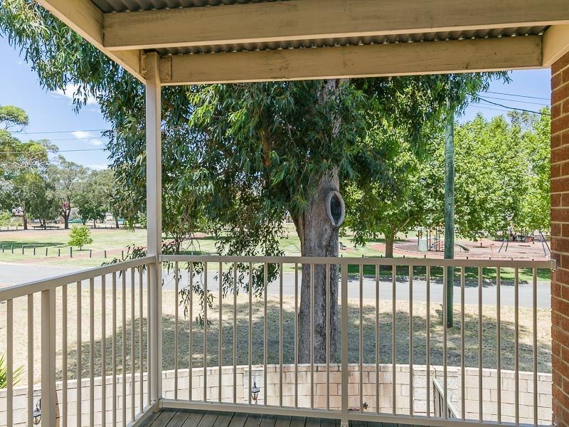 13/2 Benjamin Street, Armadale WA 6112