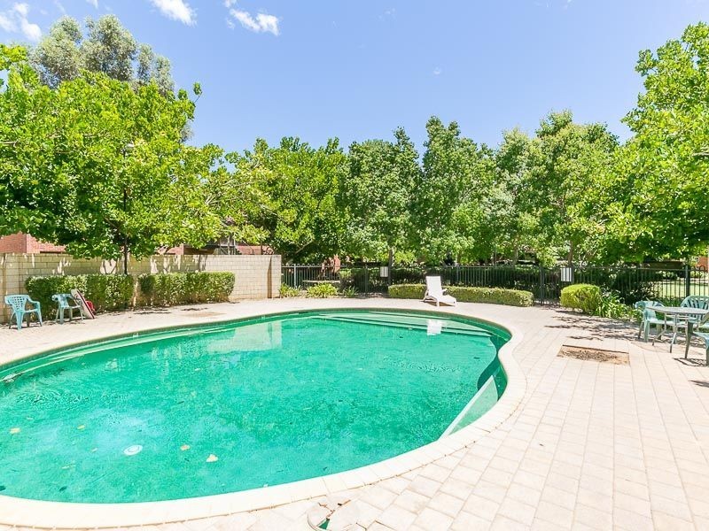 13/2 Benjamin Street, Armadale WA 6112