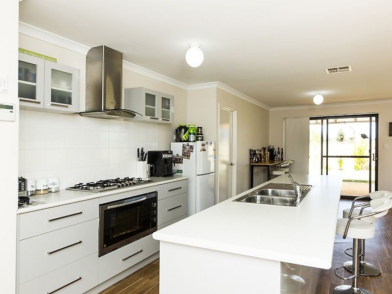 30 Mohan Loop, Hammond Park WA 6164