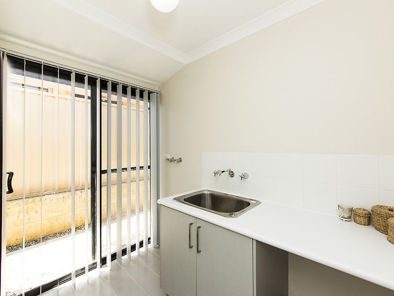 30 Mohan Loop, Hammond Park WA 6164