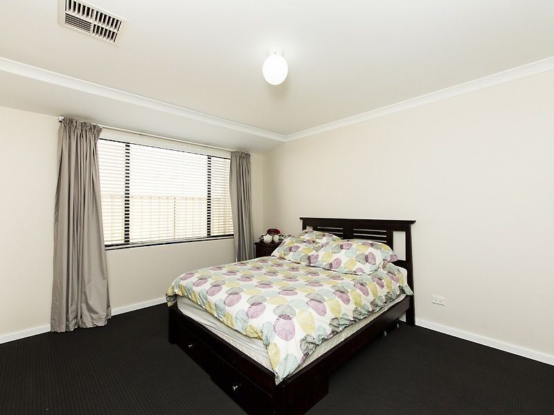 30 Mohan Loop, Hammond Park WA 6164