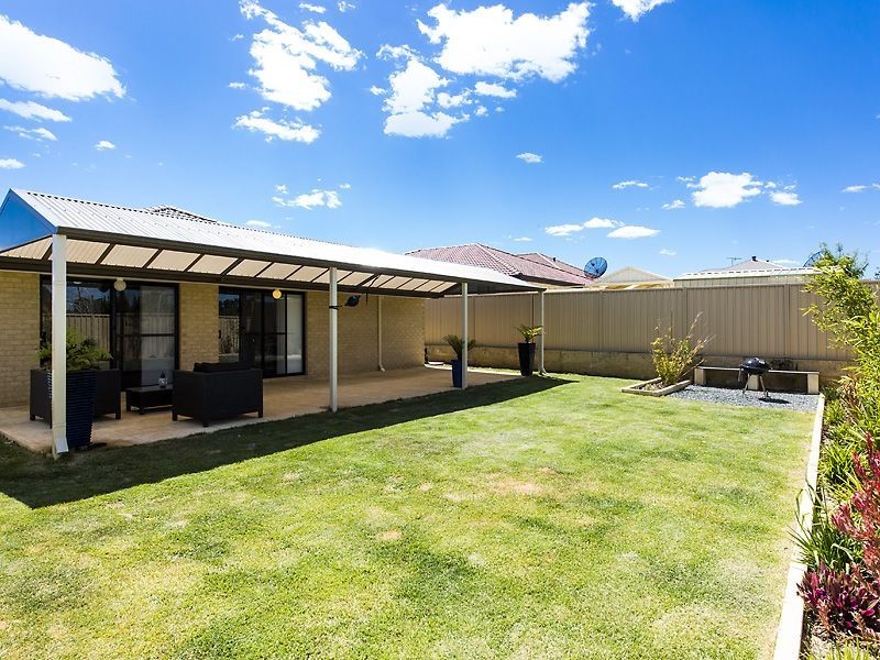 30 Mohan Loop, Hammond Park WA 6164