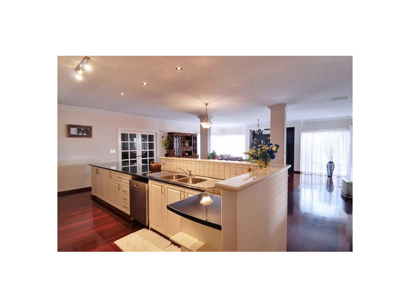 8 Dugong View, Yangebup WA 6164