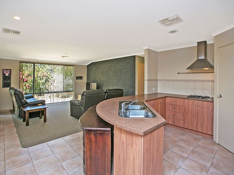 16 Milano Loop, Seville Grove WA 6112