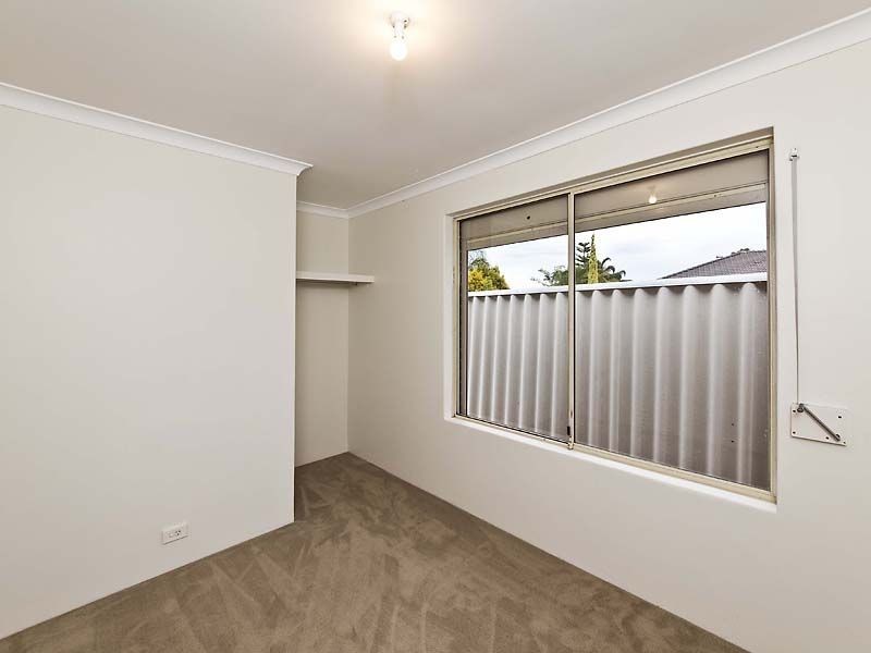 209 Seville Drive, Seville Grove WA 6112