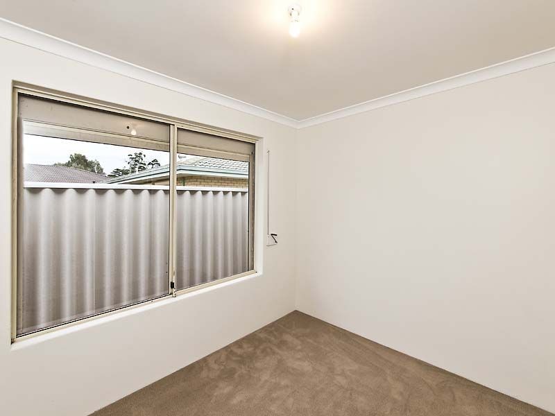 209 Seville Drive, Seville Grove WA 6112