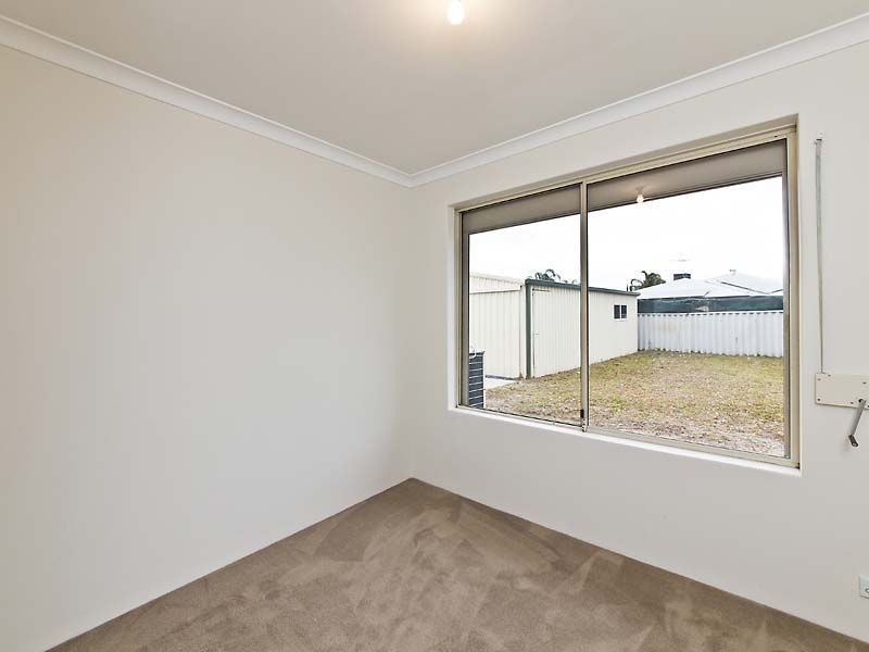 209 Seville Drive, Seville Grove WA 6112