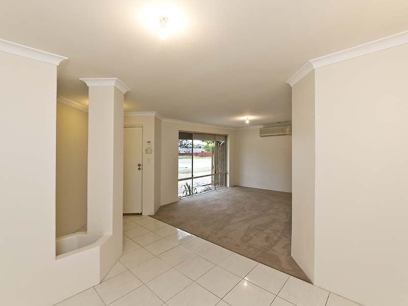 209 Seville Drive, Seville Grove WA 6112