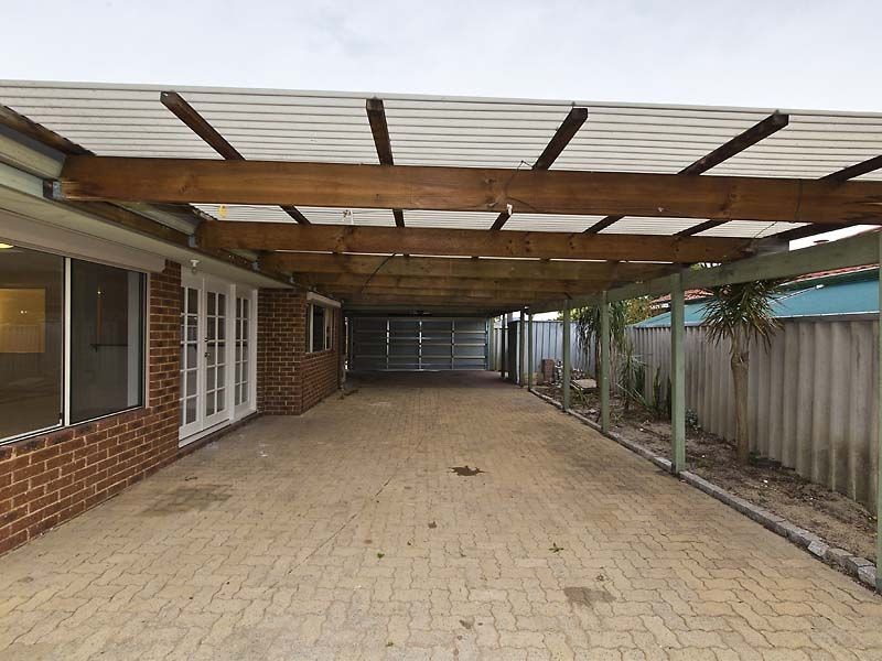 209 Seville Drive, Seville Grove WA 6112